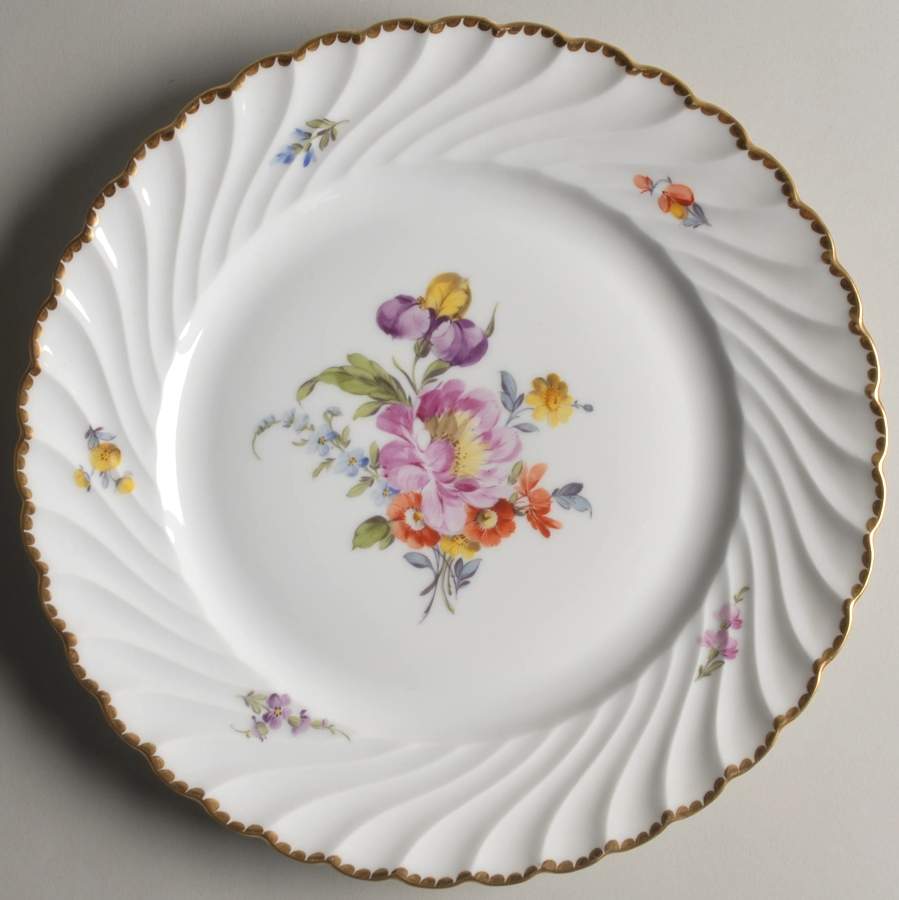 1012Z Dinner Plate by Nymphenburg-1