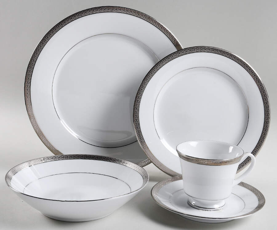 Queen's Platinum 5 Piece Place Setting by Noritake-1