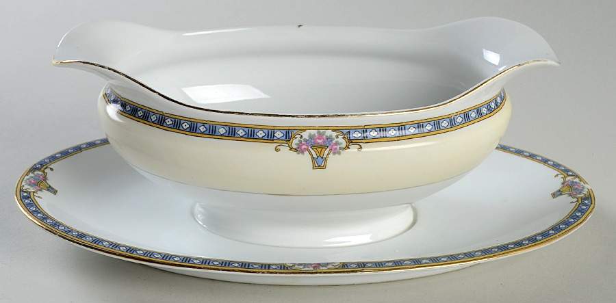 N2577 Gravy Boat with Attached Underplate by Noritake-1