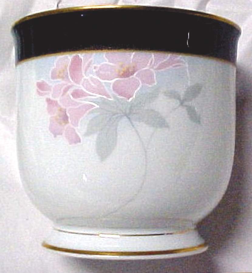 Legacy Giftware Vienna Cachepot by Noritake-1