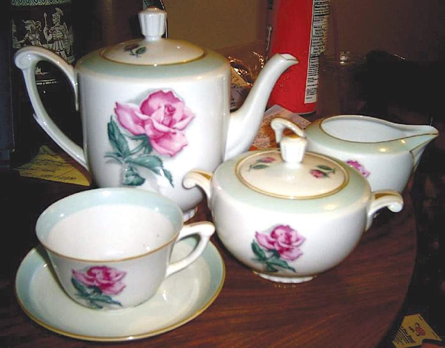 NAR85 Sugar Bowl & Lid by Narumi-1