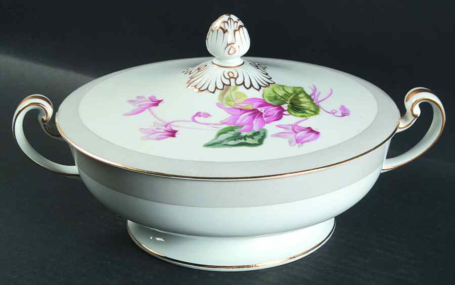 N2582 Round Covered Vegetable by Noritake-1