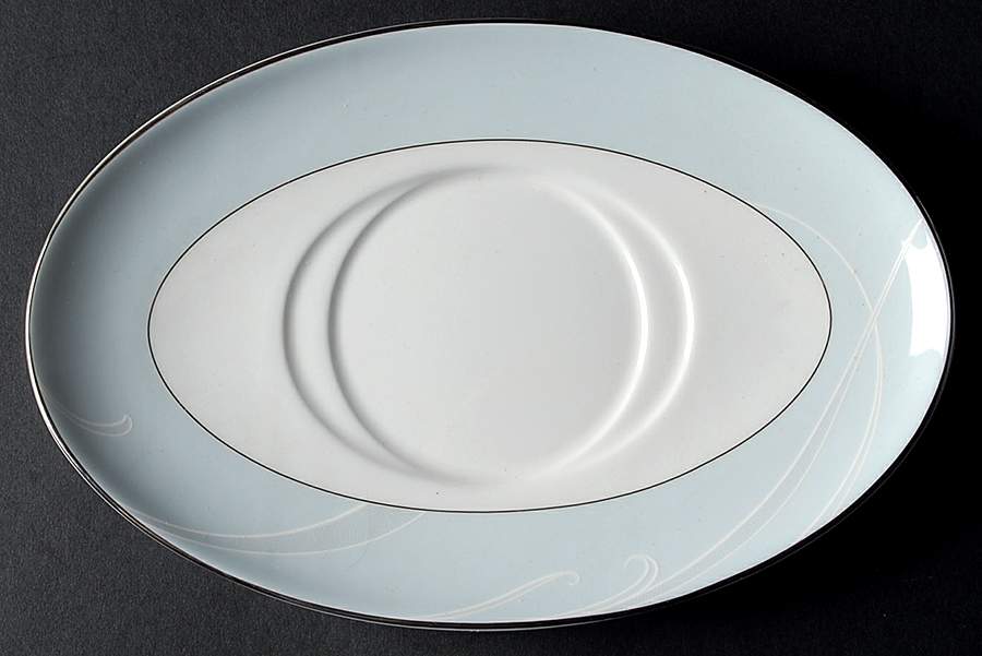 Pearl Crescent Underplate for Gravy Boat by Nikko-1