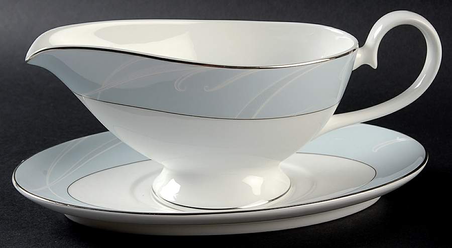 Pearl Crescent Gravy Boat & Underplate by Nikko-1