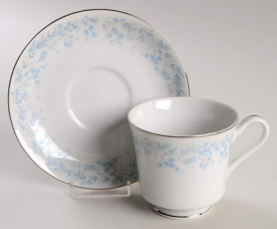Belmonte Footed Cup & Saucer Set by Nitto-1