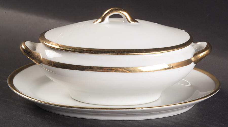 N2843 Individual Gravy Boat & Lid & Underplate by Noritake-1