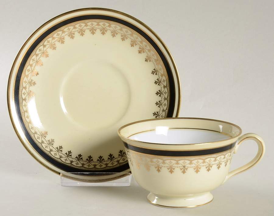 N2857 Footed Cup & Saucer Set by Noritake-1