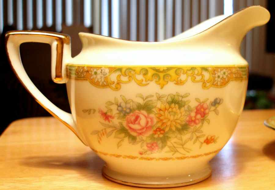 N2865 Creamer by Noritake-1