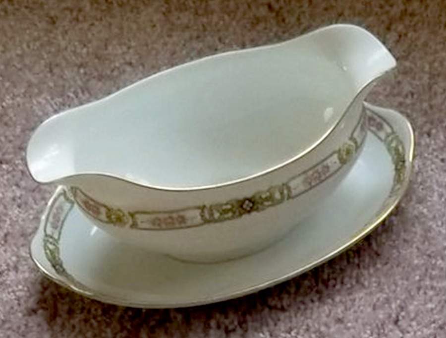 N2877 Gravy Boat with Attached Underplate by Noritake-1