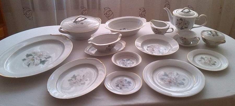 N2546 Gravy Boat with Attached Underplate by Noritake-1