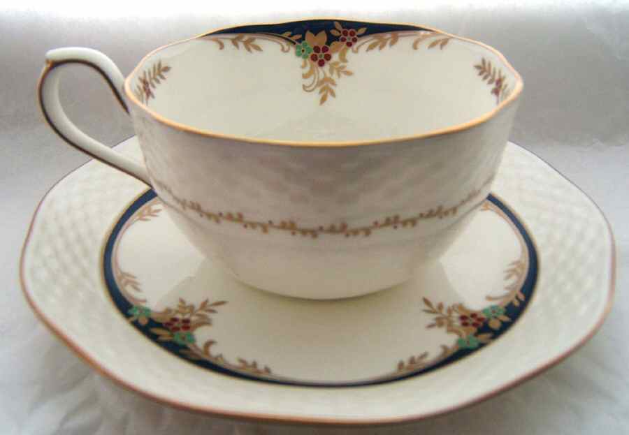 Blue de Chine Flat Cup & Saucer Set by Narumi-1