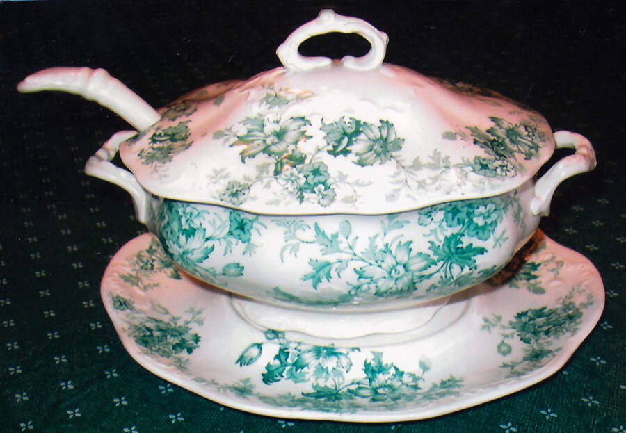 Killarney Green Tureen & Lid w/Ladle & Underplate by New Wharf-1