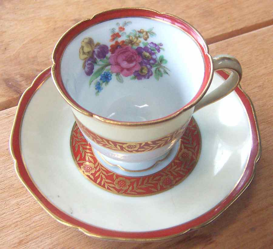 N3118 Footed Cup & Saucer Set by Noritake-1