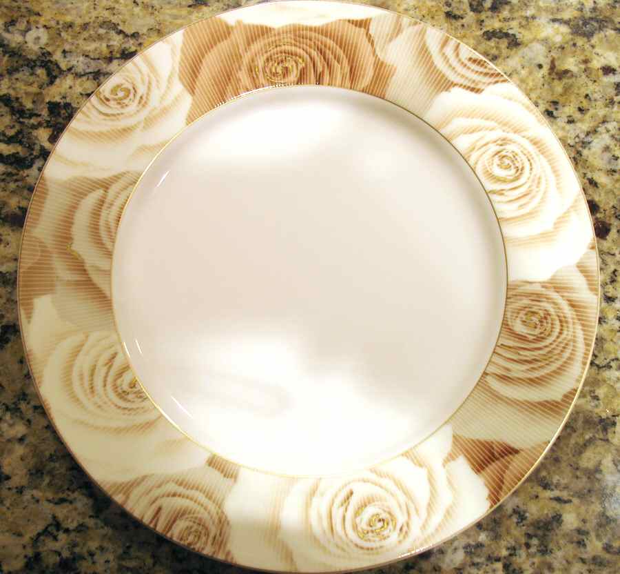 NAR99 Dinner Plate by Narumi-1