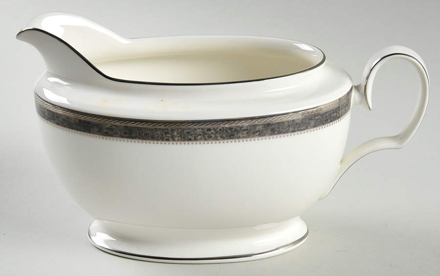 Verano Gravy Boat by Noritake-1