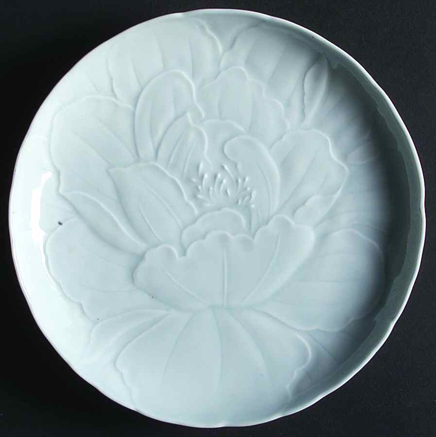 NM21 Canape Plate by Neiman Marcus-1