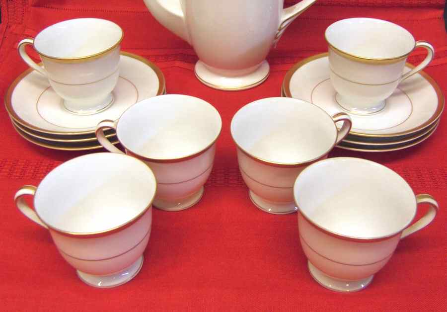 N3164 Footed Demitasse Cup & Saucer Set by Noritake-1
