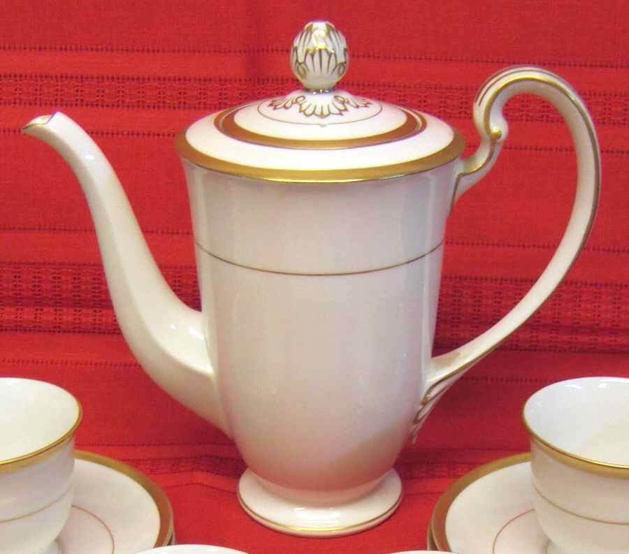 N3164 Coffee Pot & Lid by Noritake-1