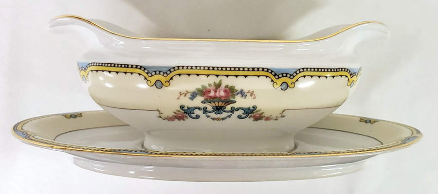 N2623 Gravy Boat with Attached Underplate by Noritake-1