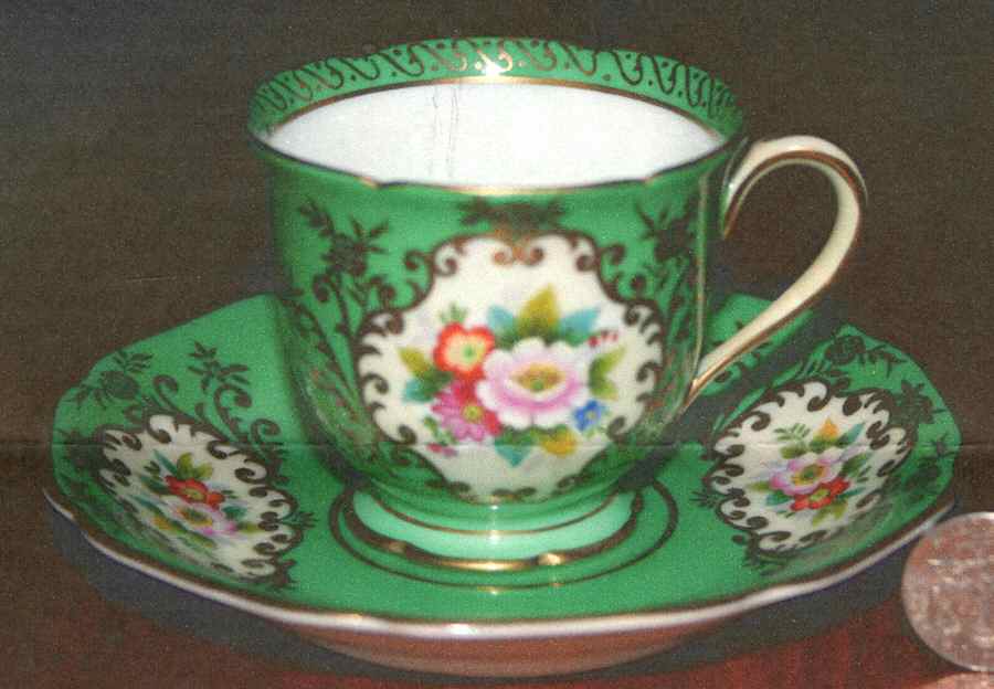 N2627 Footed Cup & Saucer Set by Noritake-1