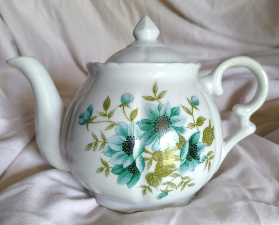 Morning Teapot & Lid by Norleans-1