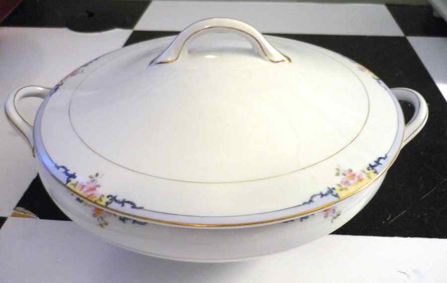 N3208 Round Covered Vegetable by Noritake-1