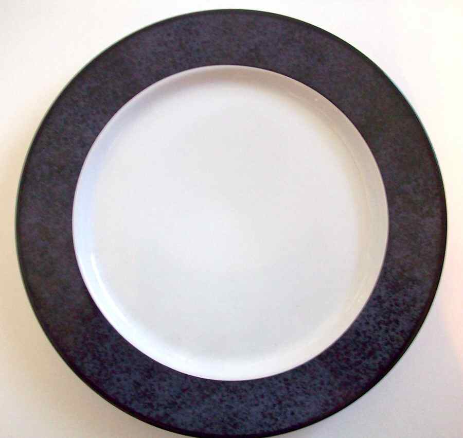 Granite Black (White Center) Dinner Plate by Newcor-1