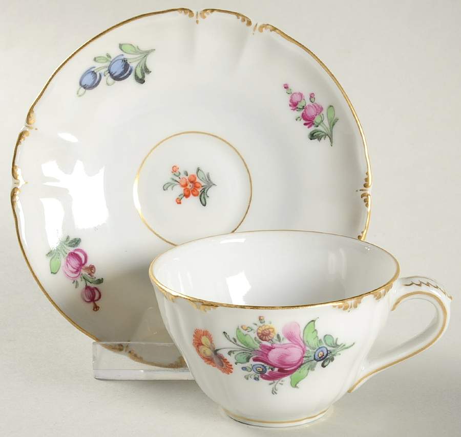 7557 Flat Demitasse Cup & Saucer Set by Nymphenburg-1