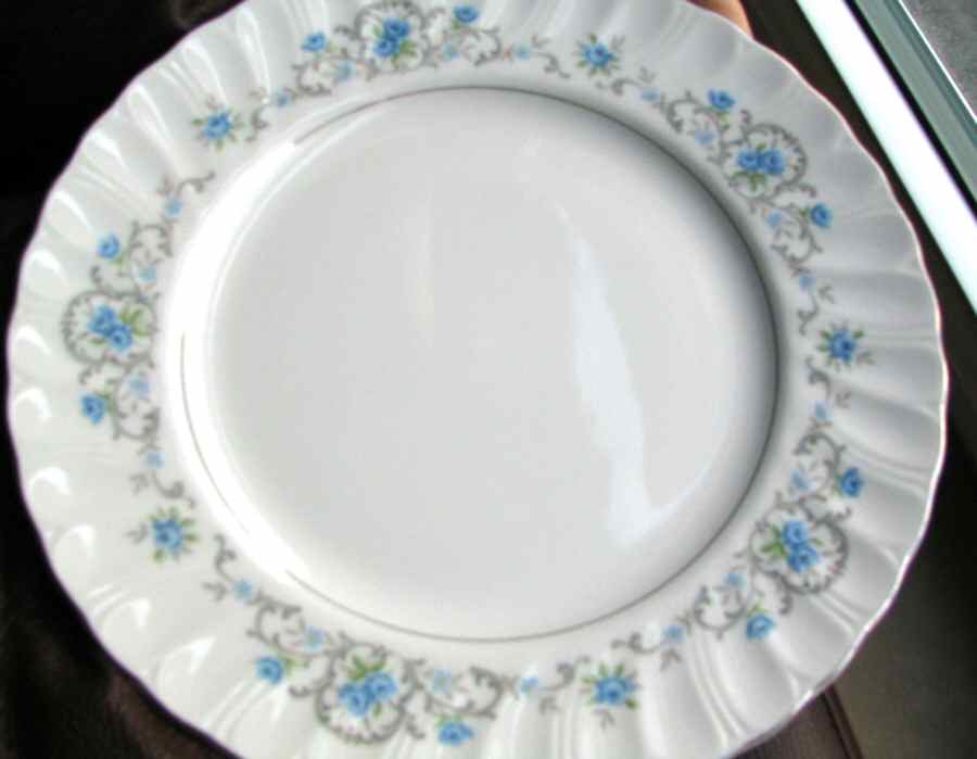 Blue Lady Dinner Plate by Nagoya Shokai-1