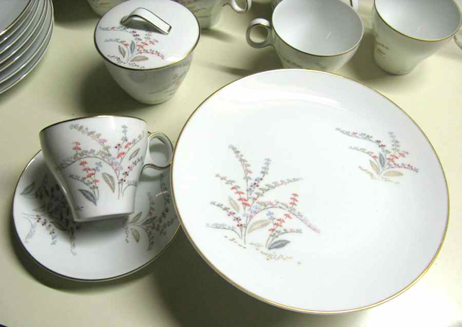 N3285 Flat Cup & Saucer Set by Noritake-1