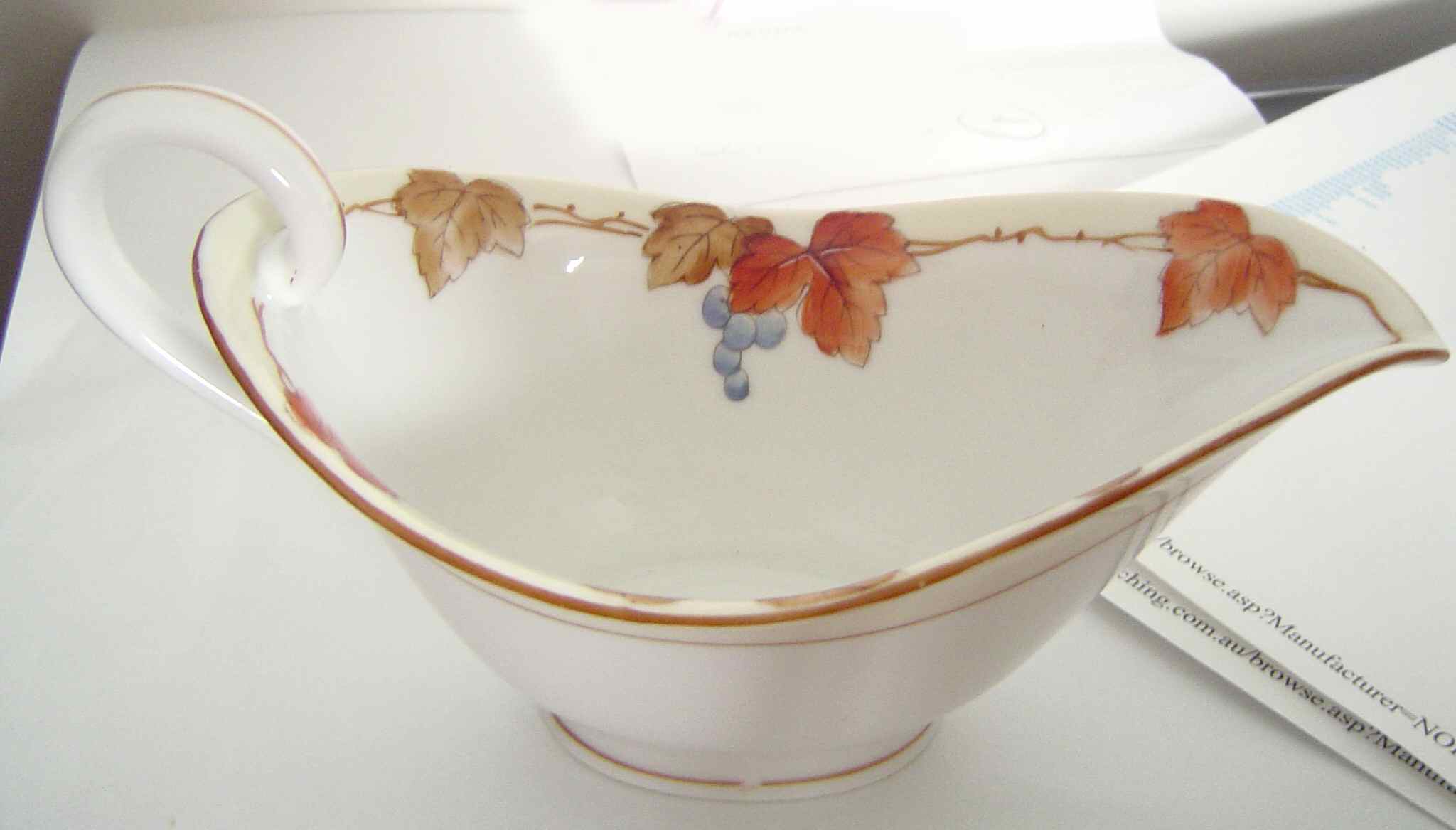 N3292 Gravy Boat by Noritake-1