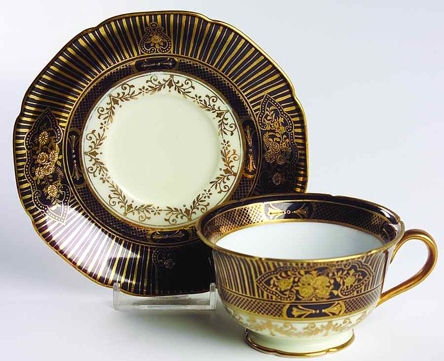 N3298 Footed Cup & Saucer Set by Noritake-1