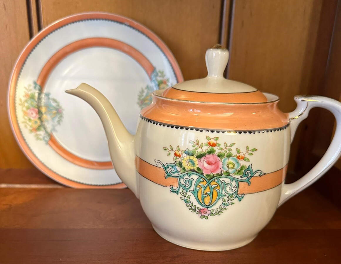 N3303 Teapot & Lid by Noritake-1