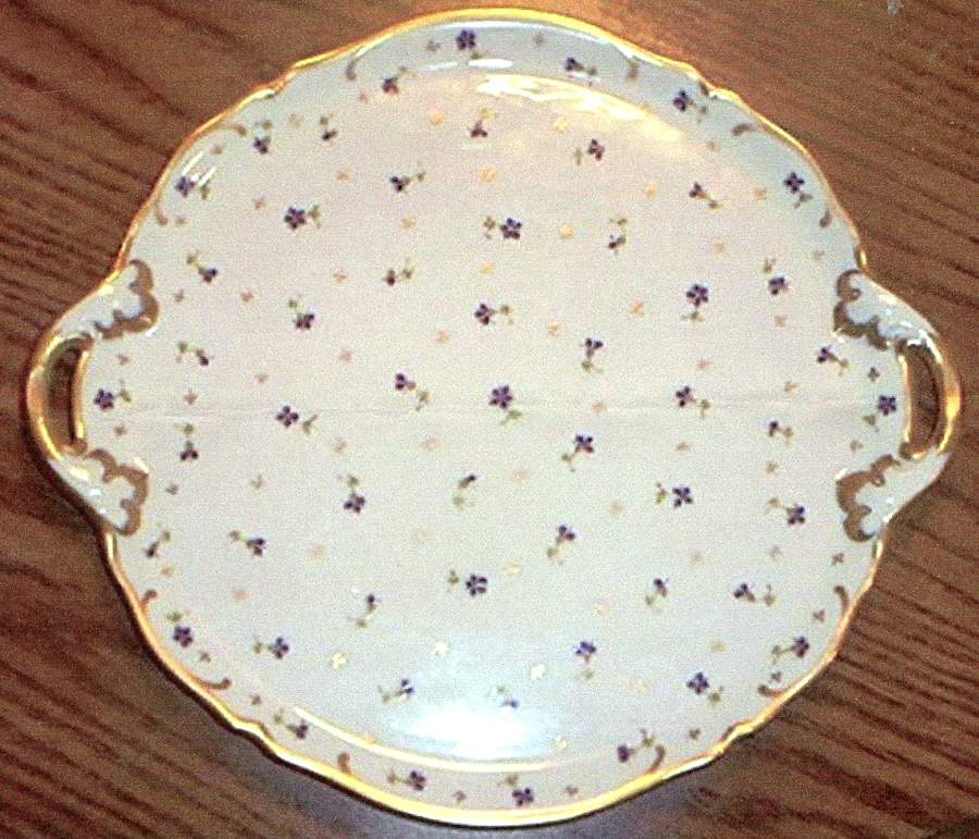 NYO1 Handled Cake Plate by Nyon-1