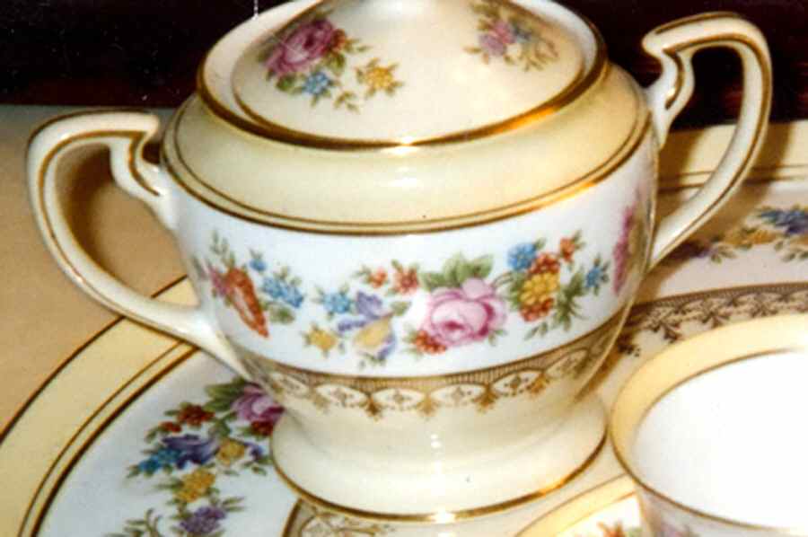 N3448 Mini Sugar Bowl & Lid by Noritake-1