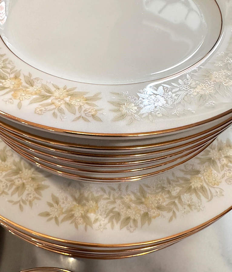 Pastorale Dinner Plate by Nitto-1