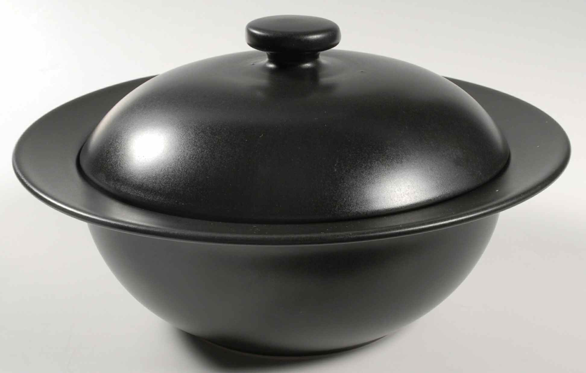 NAU4 2 Qt Round Covered Casserole by Nautica-1
