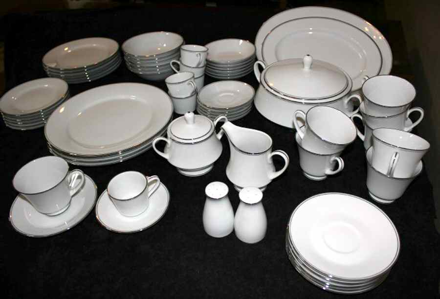 L454 Creamer by Noritake-1