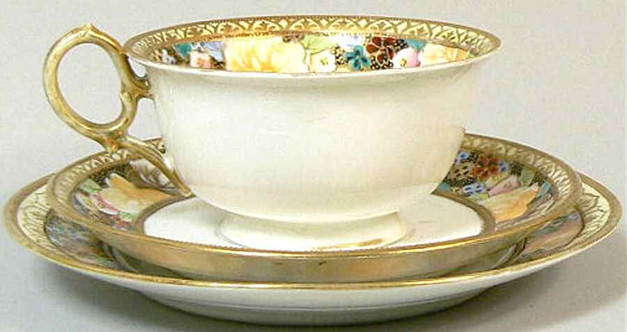 N3395 Footed Cup & Saucer Set by Noritake-1