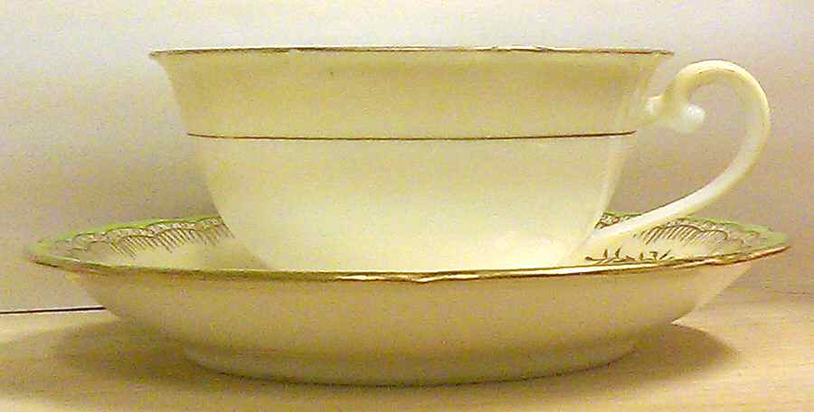N3399 Footed Cup & Saucer Set by Noritake-1