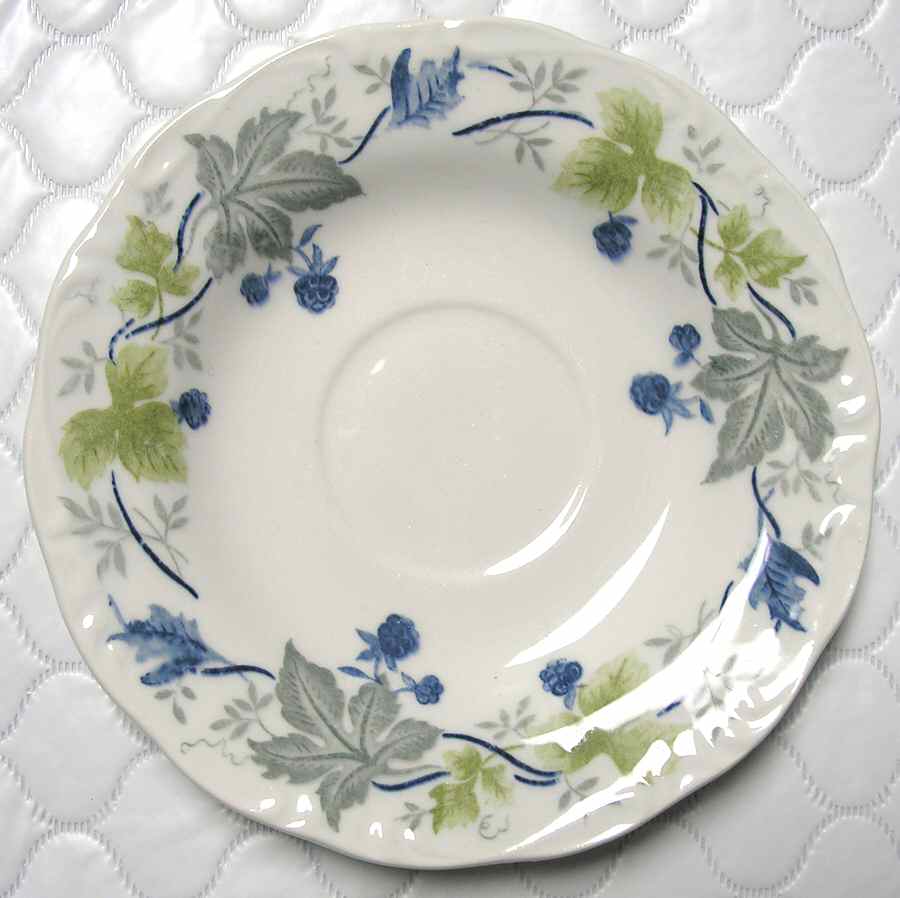 Ivy Leaves Saucer by Nikko-1