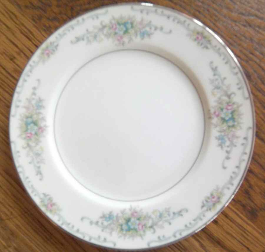 NII2 Dinner Plate by Nichibo-1