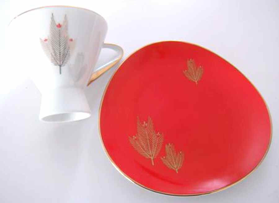 NAR109 Footed Cup & Saucer Set by Narumi-1