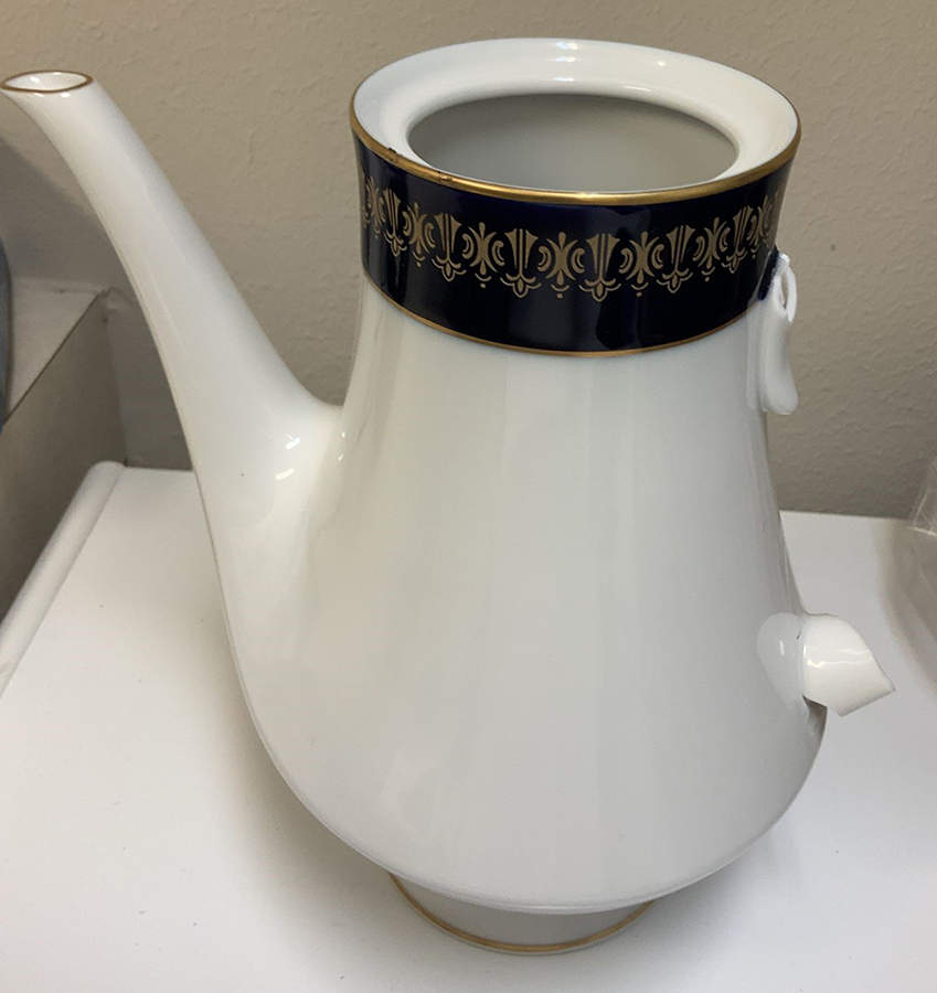 Cortesia Coffee Pot No Lid by Noritake-1