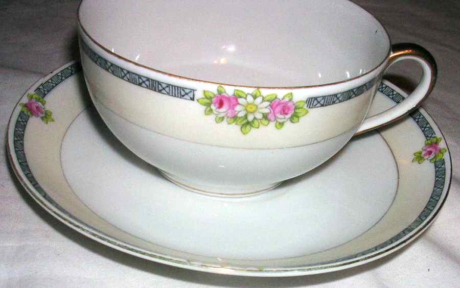 N3521 Flat Cup & Saucer Set by Noritake-1