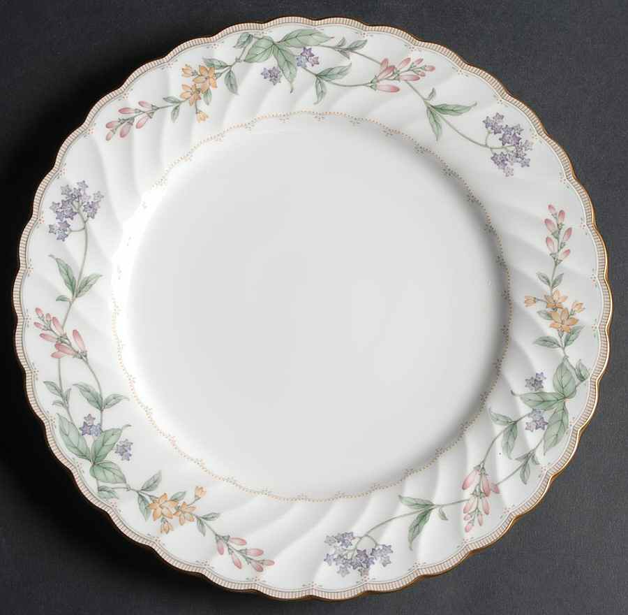 Ravissante Dinner Plate by Noritake-1