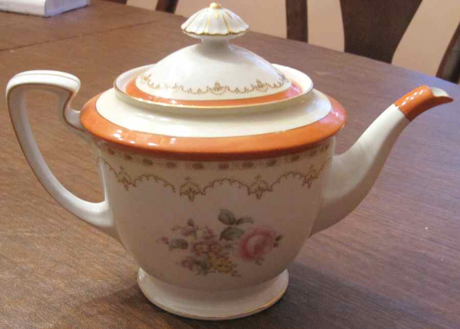 N3796 Teapot & Lid by Noritake-1