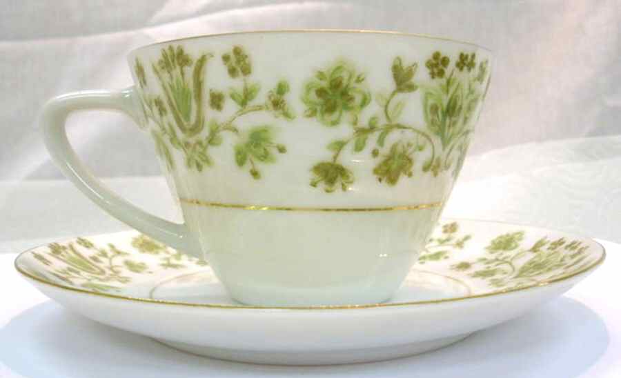 NAR111 Flat Cup & Saucer Set by Narumi-1