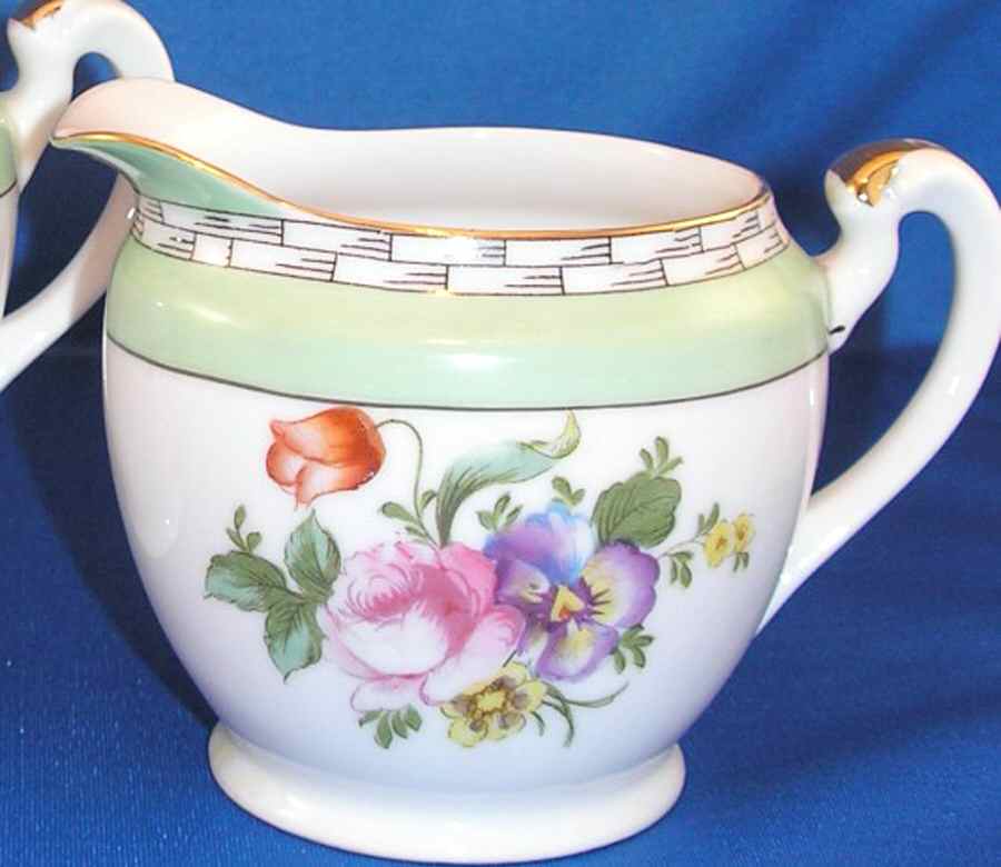 N3811 Creamer by Noritake-1