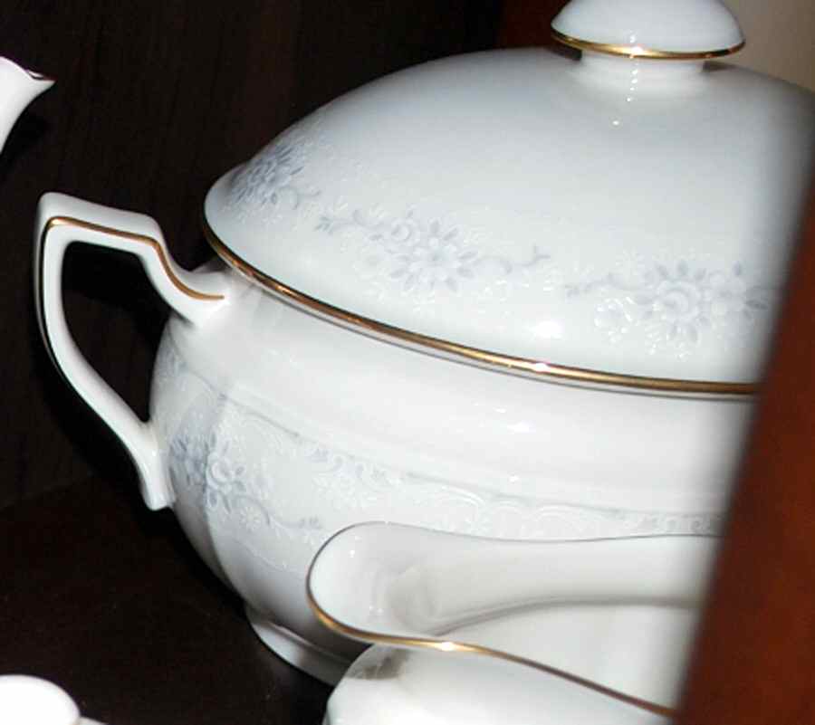 7307 Oval Covered Vegetable by Noritake-1